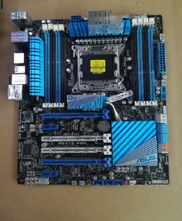 ASUS P9X79 PRO Chipset Intel X79 LGA2011 DDR3 Motherboard
